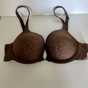 New Wonderbra W/ Adjustable Criss-cross straps 34C